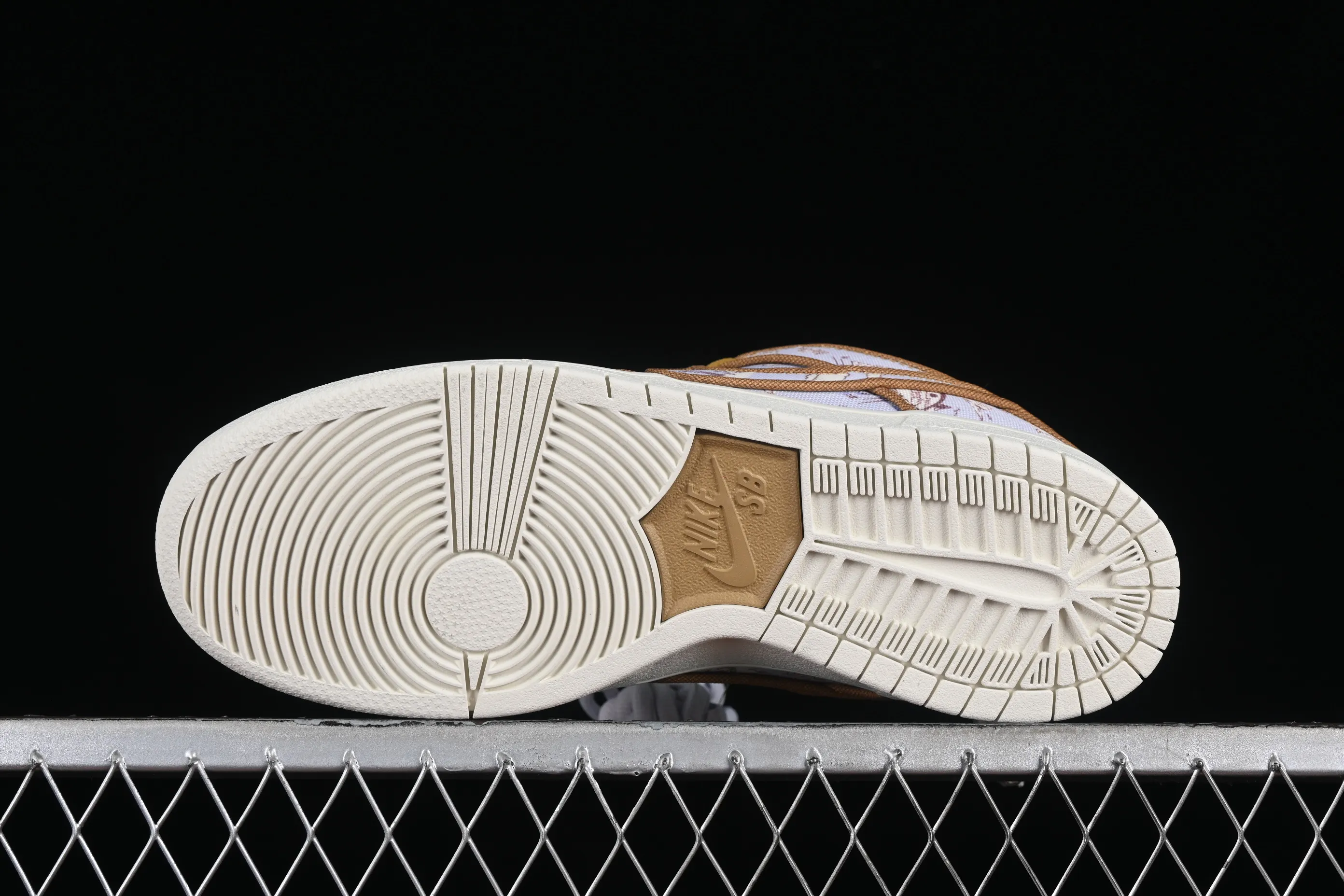All Categories Nk SB Dunk Series Nk SB Dunk Low Low-top sneakers N version Nk SB Dunk Low Premium "Pastoral Print" Pastoral print SB low-top casual sneakers FN5880-001